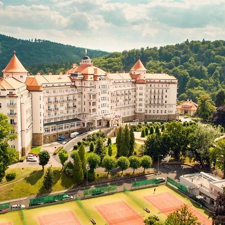 Spa Hotel Imperial Karlovy Vary Luaran gambar The Sanatorium of the Swiss National Insurance Company in Meiringen