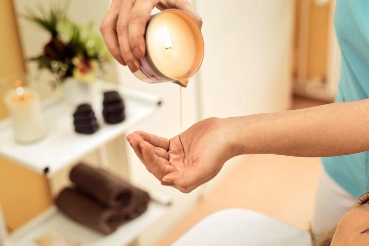 Spa Hotel Imperial Karlovy Vary Luaran gambar Massage with oil