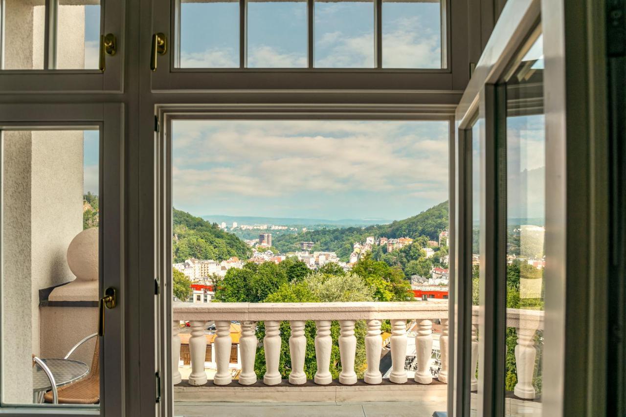 Spa Hotel Imperial Karlovy Vary Luaran gambar View from the balcony of the 1001 Club