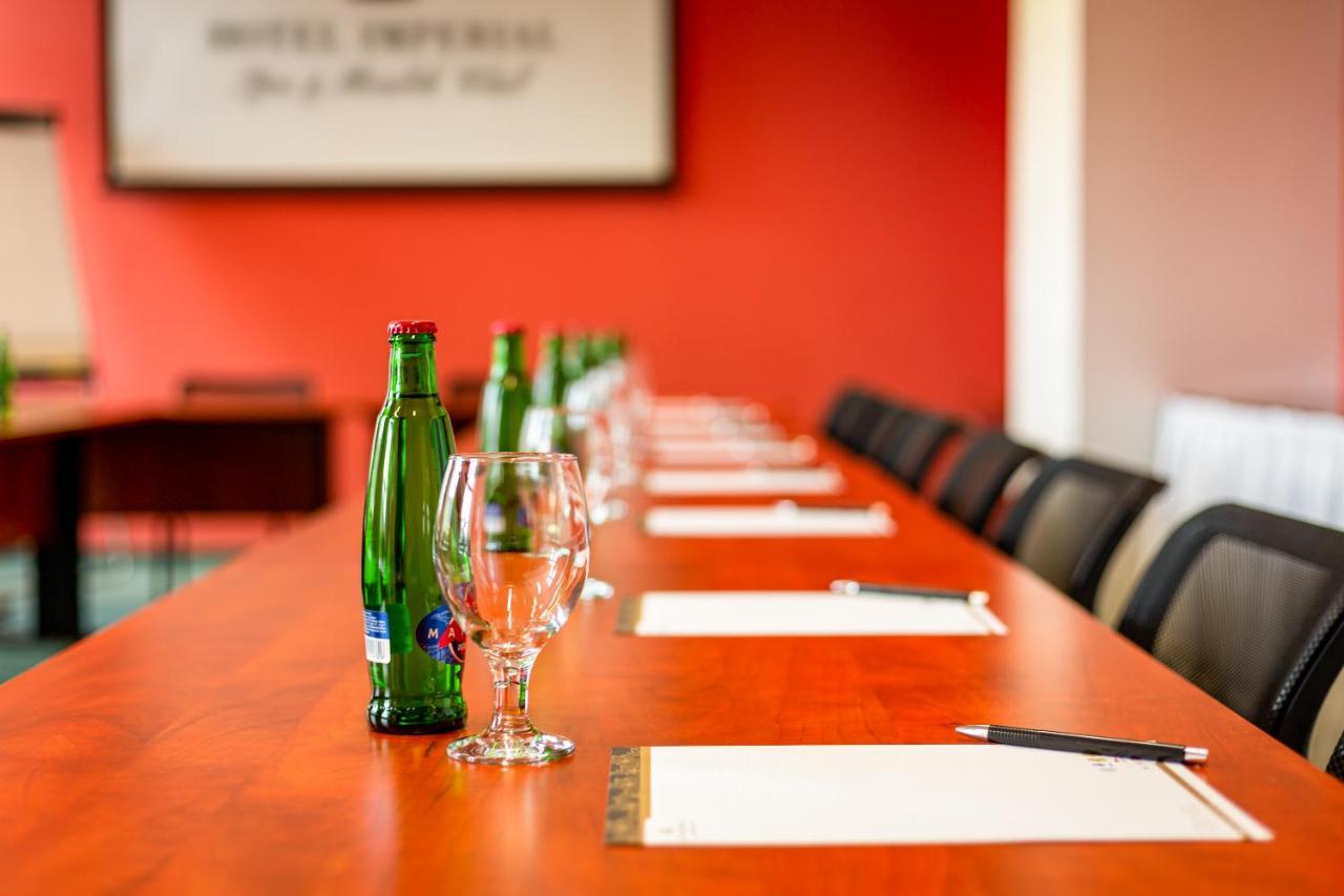 Spa Hotel Imperial Karlovy Vary Luaran gambar A meeting room at the hotel