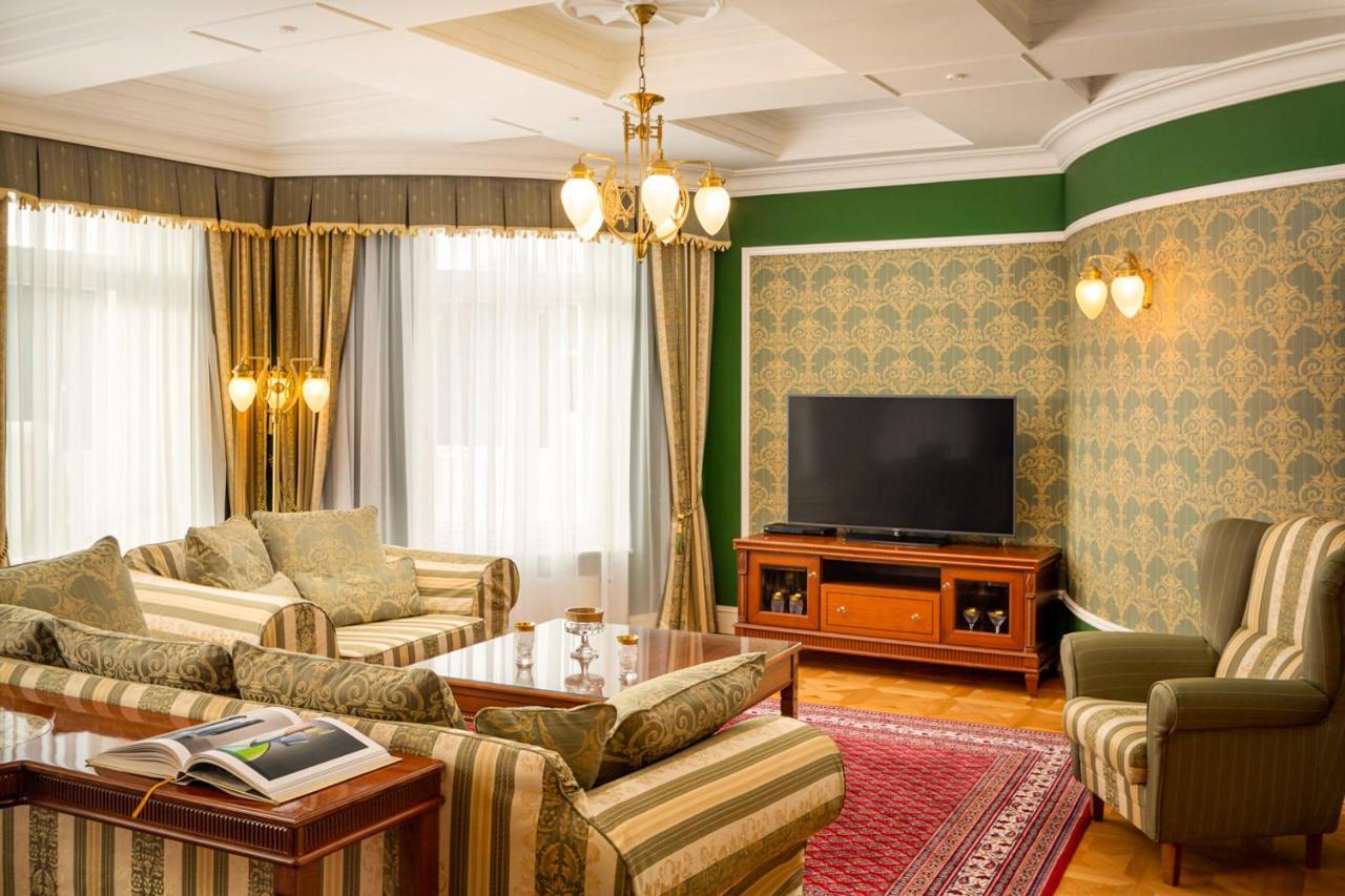 Spa Hotel Imperial Karlovy Vary Luaran gambar A living room