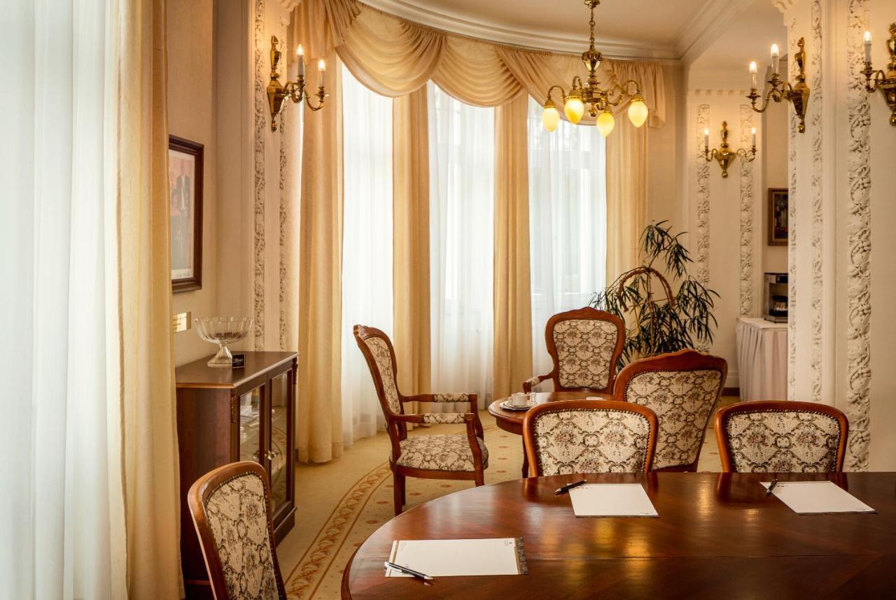 Spa Hotel Imperial Karlovy Vary Luaran gambar The interior of the Russian embassy in Berlin