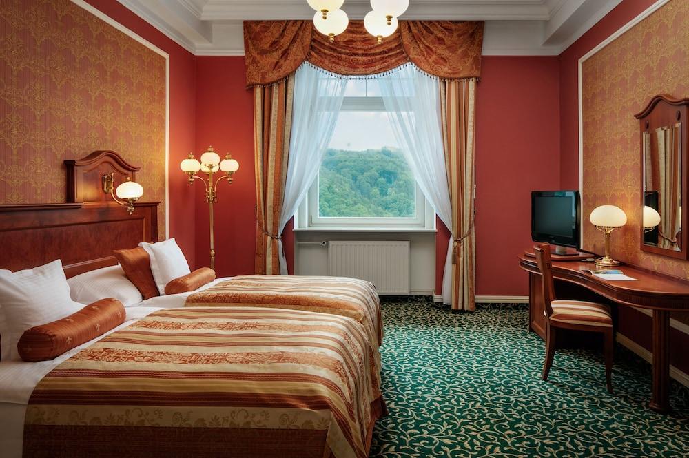 Spa Hotel Imperial Karlovy Vary Luaran gambar A room at the Grand Hotel