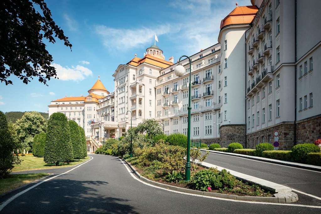 Spa Hotel Imperial Karlovy Vary Luaran gambar The main building of the spa