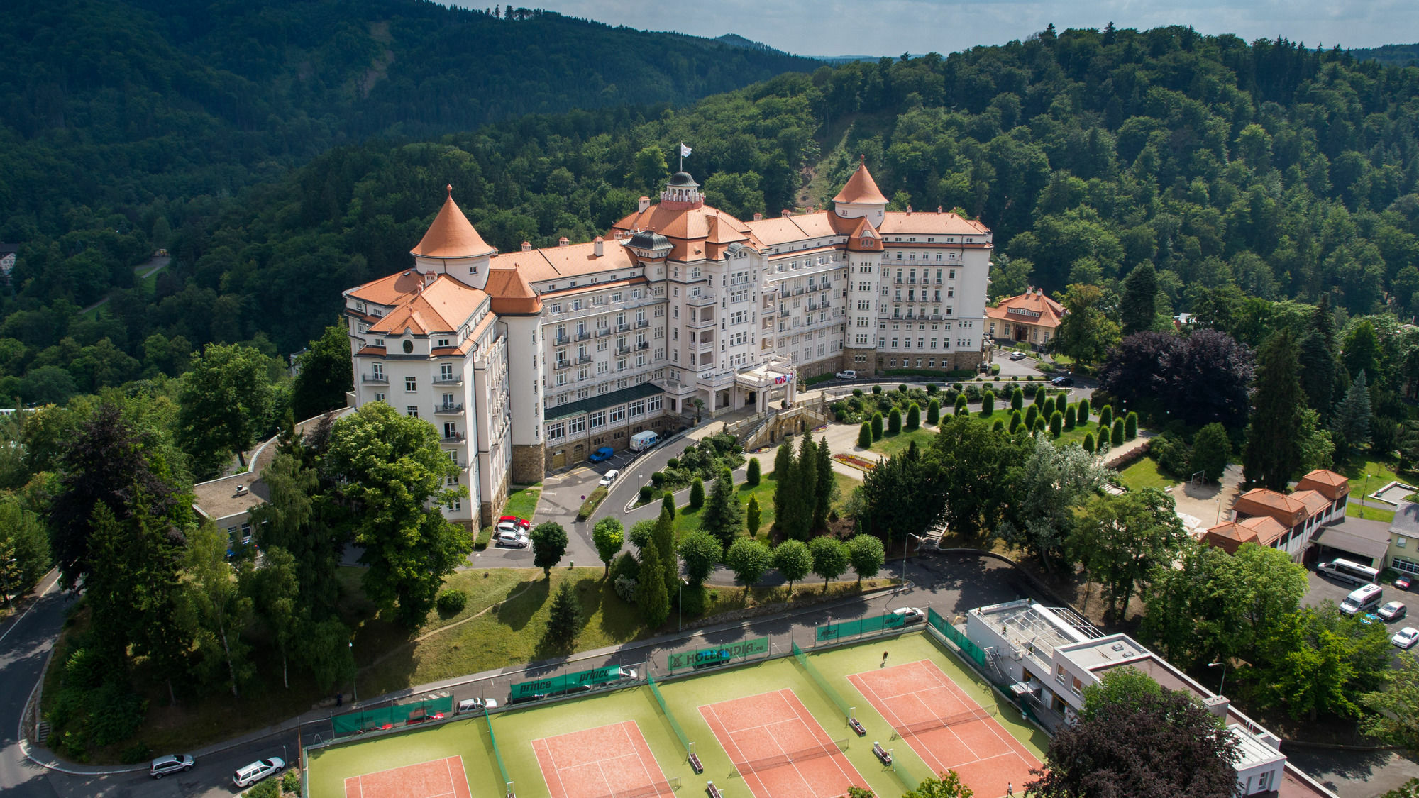 Spa Hotel Imperial Karlovy Vary Luaran gambar Aerial view of the Dolder Grand